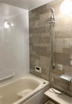 葛城市でのTOTOサザナ浴室リフォーム施工後。断熱性が高く、ほっカラリ床で暖かく快適なユニットバス。