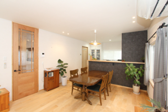 橿原市でリフォームした明るくナチュラルなダイニング空間