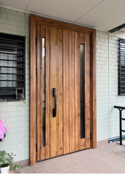 橿原市で進む省エネリフォーム。断熱性を高めた玄関ドアで快適な住まいを実現